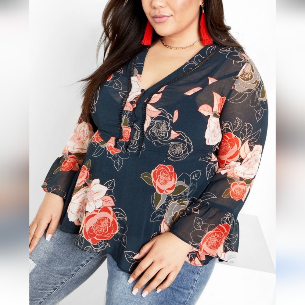 NWT City Chic Hi-Low Mya Floral Top In Navy Gardenia Size 22W/3X - Picture 1 of 7
